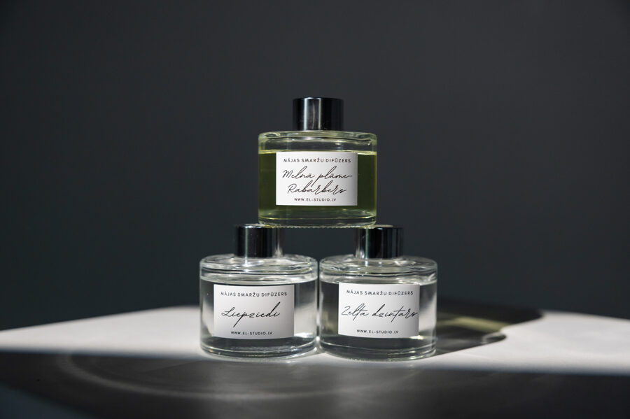 Mājas aromāts ''Melnā plūme & Rabarbers''